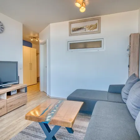 - Haus B, App 0b0404 *